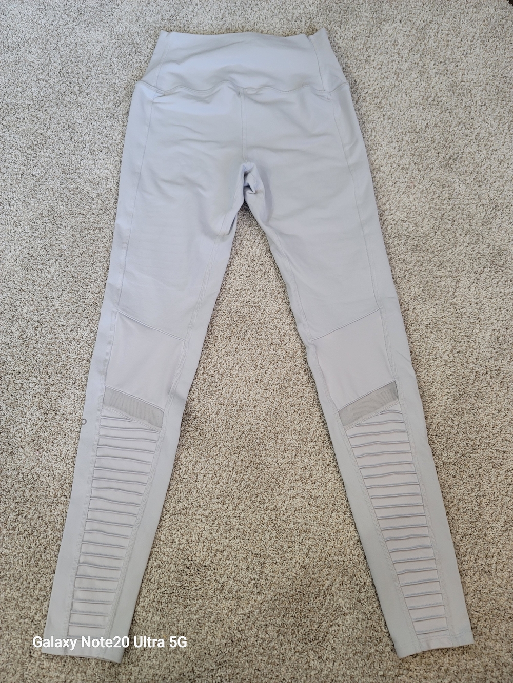 Alo Women's Gray Leggings - Picture 4 of 7